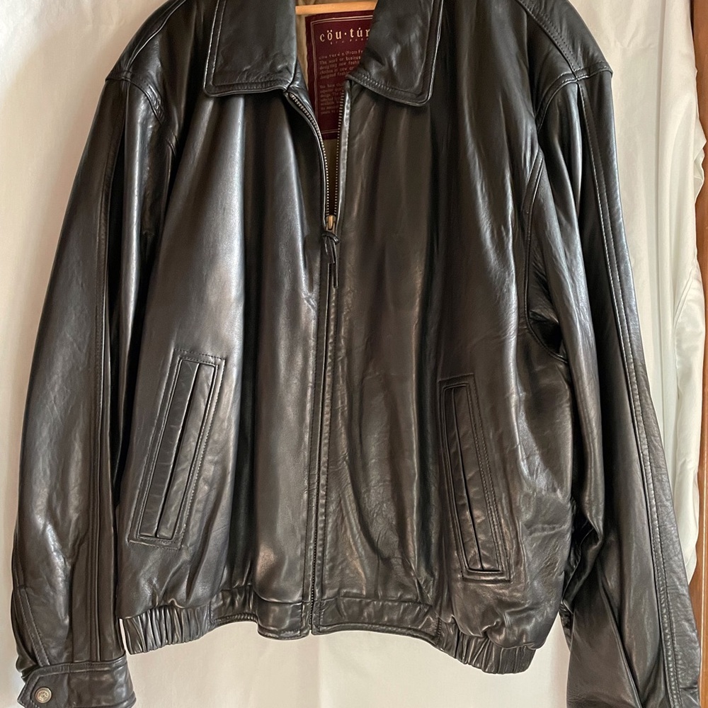 Men’s Black Leather Jacket   XL